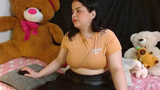 sophia cute1 1 online show from December 5, 2025, 12:37 pm