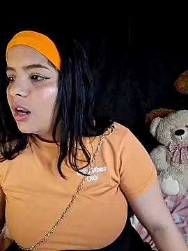 sophia cute1 1 online show from November 9, 2025, 2:21 pm