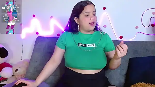 sophia cute1 1 online show from September 10, 2025, 10:47 am