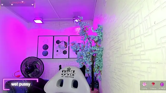 Theia moon online show from November 4, 2025, 12:42 pm