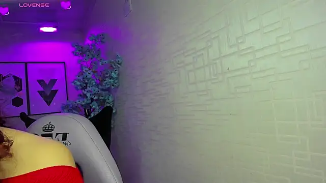 Theia moon online show from December 2, 2025, 1:13 pm