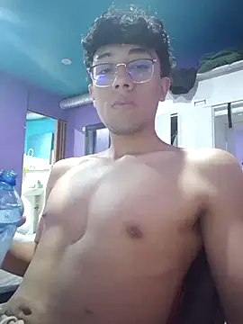 Snapshot of Fabpingon chatting on October 24, 2025, 8:35 am Fabpingon online show from October 24, 2025, 8:35 am