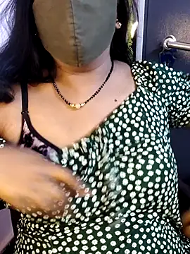 RomeoJuliet345 online show from February 12, 2026, 7:08 am