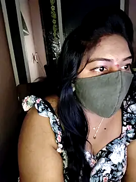 RomeoJuliet345 online show from November 26, 2025, 10:48 am