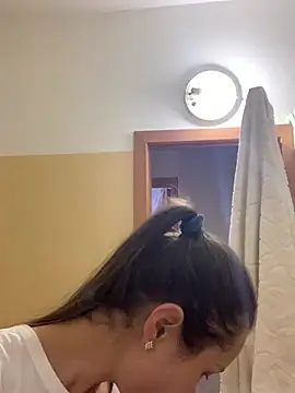 Snapshot of MiraMiss chatting on January 18, 2026, 7:23 am MiraMiss online show from January 18, 2026, 7:23 am