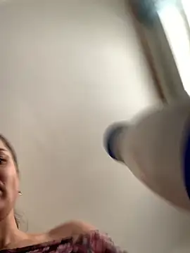 Snapshot of MiraMiss chatting on February 15, 2026, 6:25 am MiraMiss online show from February 15, 2026, 6:25 am