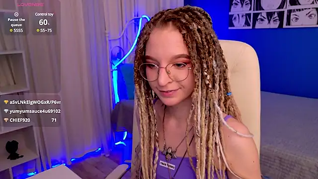 Snapshot of VioletShine chatting on March 1, 2025, 4:54 pm VioletShine online show from March 1, 2025, 4:54 pm