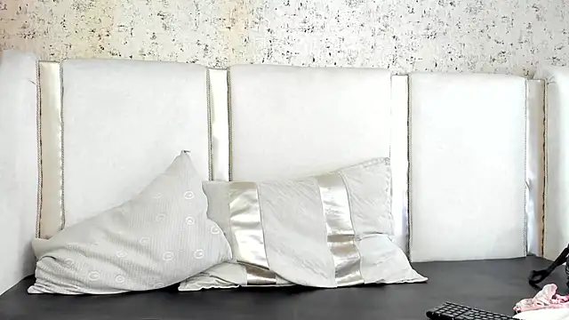 Candy Bony online show from January 18, 2025, 7:26 pm