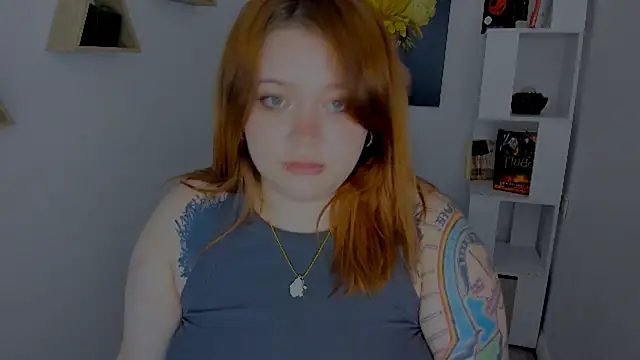 Snapshot of MoonLghte chatting on October 8, 2025, 7:58 pm MoonLghte online show from October 8, 2025, 7:58 pm