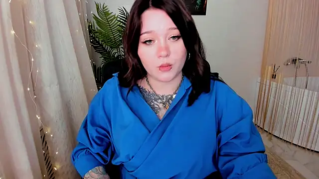 Snapshot of MoonLghte chatting on March 12, 2025, 10:28 pm MoonLghte online show from March 12, 2025, 10:28 pm