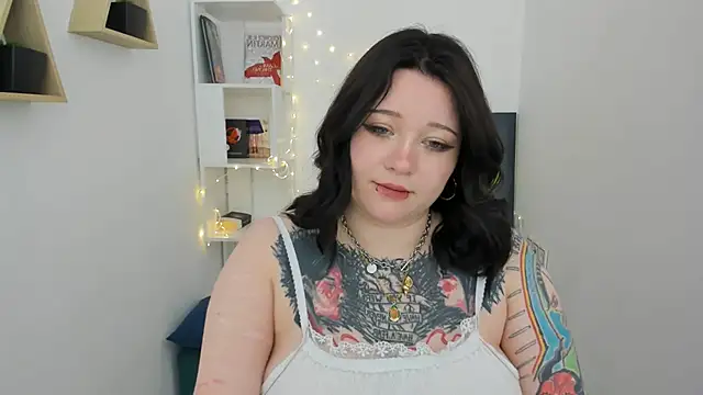 Snapshot of MoonLghte chatting on February 23, 2025, 6:23 pm MoonLghte online show from February 23, 2025, 6:23 pm