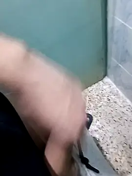 Snapshot of Steve98768 chatting on December 19, 2024, 2:12 am Steve98768 online show from December 19, 2024, 2:12 am