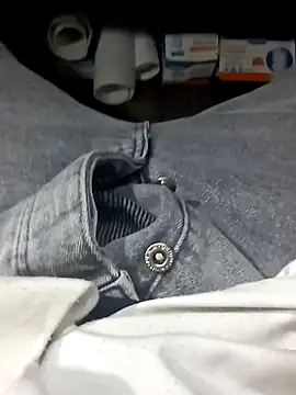 Snapshot of Steve98768 chatting on December 25, 2024, 5:15 pm Steve98768 online show from December 25, 2024, 5:15 pm