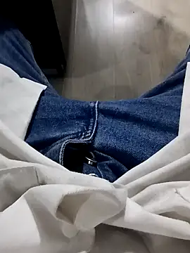 Snapshot of Steve98768 chatting on December 12, 2024, 5:15 pm Steve98768 online show from December 12, 2024, 5:15 pm