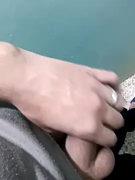 Snapshot of Steve98768 chatting on December 5, 2024, 2:15 am Steve98768 online show from December 5, 2024, 2:15 am