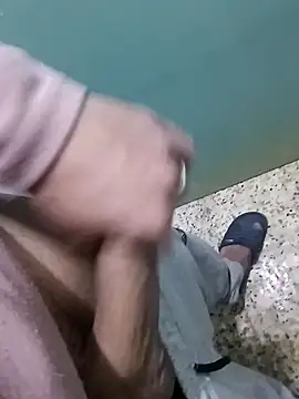 Snapshot of Steve98768 chatting on December 14, 2024, 1:17 am Steve98768 online show from December 14, 2024, 1:17 am