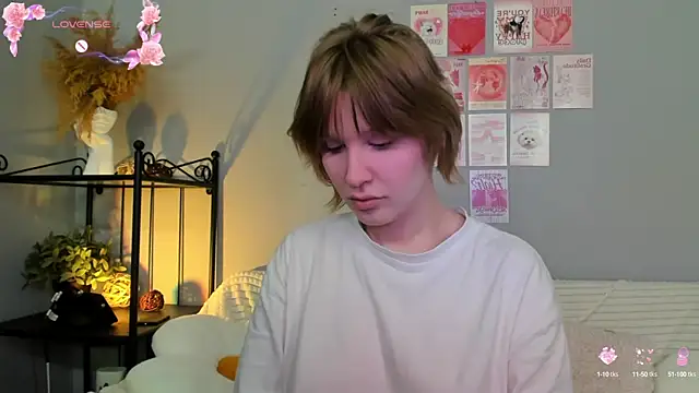 EvaStevs online show from March 9, 2025, 4:44 pm