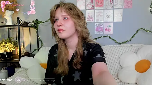 EvaStevs online show from March 21, 2025, 3:46 pm