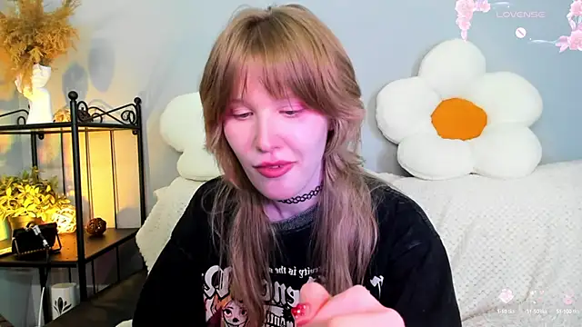 EvaStevs online show from February 16, 2025, 8:22 pm