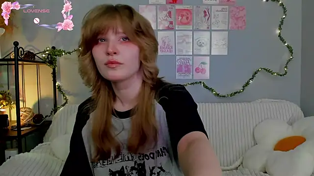 EvaStevs online show from March 20, 2025, 9:56 pm