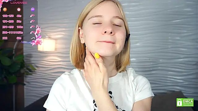 Snapshot of OdelinaFicken chatting on November 6, 2025, 8:29 am OdelinaFicken online show from November 6, 2025, 8:29 am