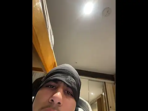 johnycash21 online show from February 18, 2026, 5:16 am