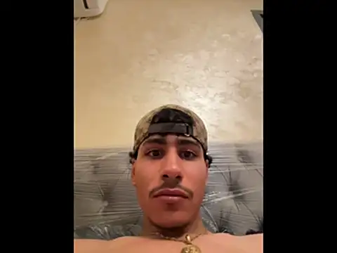 Snapshot of johnycash21 chatting on July 5, 2026, 1:54 am johnycash21 online show from July 5, 2026, 1:54 am