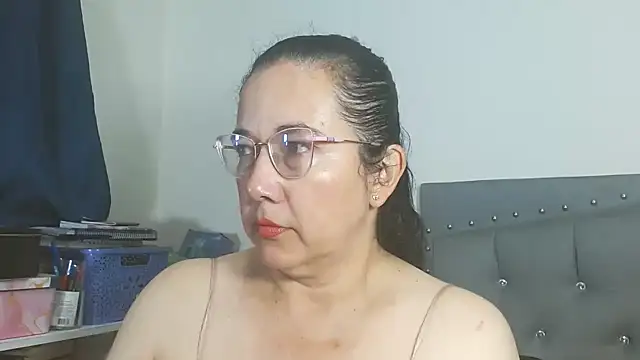 Snapshot of maturepriscila chatting on June 27, 2026, 1:06 pm maturepriscila online show from June 27, 2026, 1:06 pm