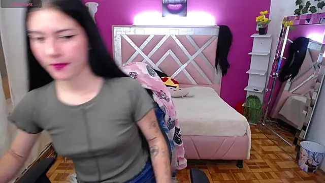 Snapshot of Kate_Laurence_ chatting on February 24, 2025, 7:30 pm Kate Laurence online show from February 24, 2025, 7:30 pm