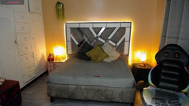 Snapshot of Kate_Laurence_ chatting on February 22, 2025, 3:12 am Kate Laurence online show from February 22, 2025, 3:12 am