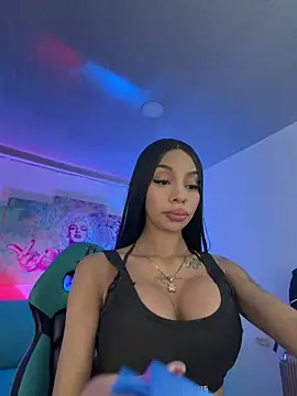 Snapshot of Tiffanny chatting on February 21, 2026, 8:33 pm Tiffanny online show from February 21, 2026, 8:33 pm