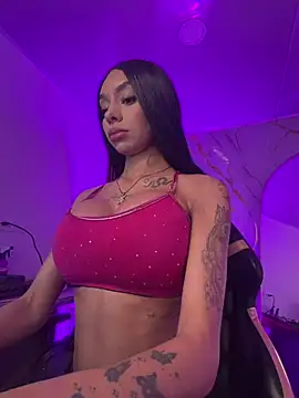 Snapshot of Tiffanny chatting on February 25, 2026, 11:10 am Tiffanny online show from February 25, 2026, 11:10 am