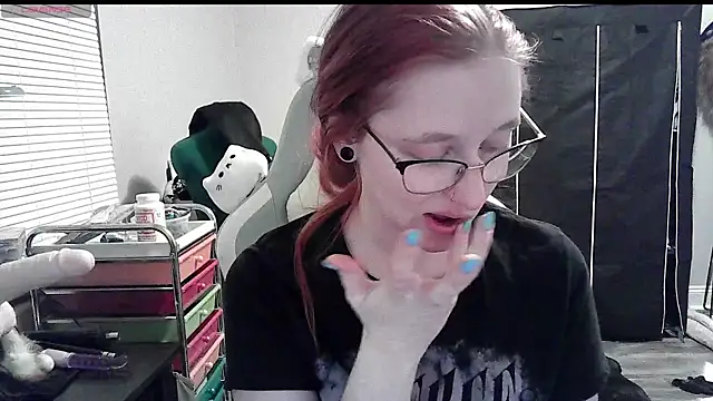 Snapshot of LilyFoxxx chatting on January 8, 2025, 1:53 am LilyFoxxx online show from January 8, 2025, 1:53 am