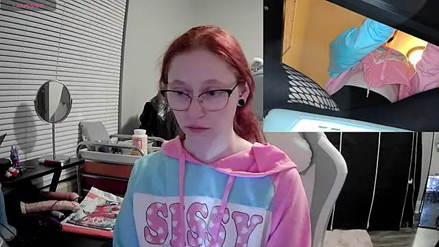 Snapshot of LilyFoxxx chatting on February 2, 2025, 4:48 am LilyFoxxx online show from February 2, 2025, 4:48 am