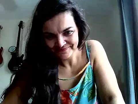 Snapshot of escritorasafada chatting on March 15, 2025, 8:32 pm escritorasafada online show from March 15, 2025, 8:32 pm