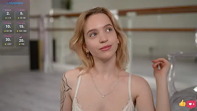 Snapshot of lolly_pie chatting on February 27, 2025, 6:42 pm lolly pie online show from February 27, 2025, 6:42 pm