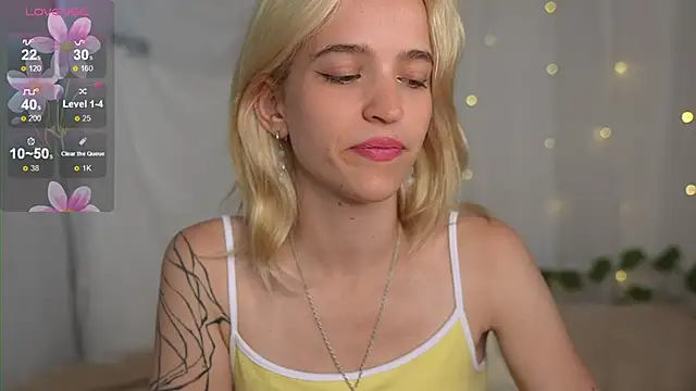 Snapshot of lolly_pie chatting on September 26, 2025, 10:44 am lolly pie online show from September 26, 2025, 10:44 am