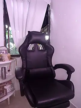 Snapshot of milf_venus chatting on November 12, 2025, 10:02 pm milf venus online show from November 12, 2025, 10:02 pm