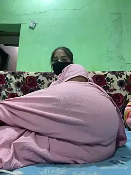 Black Glow online show from March 18, 2025, 2:39 pm