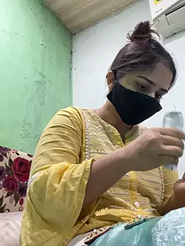 Black Glow online show from March 20, 2025, 2:42 pm