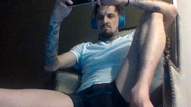 Snapshot of Paybackk100 chatting on February 10, 2025, 9:36 am Paybackk100 online show from February 10, 2025, 9:36 am