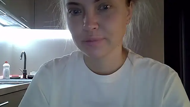 Lucky Anna online show from October 1, 2025, 4:39 am