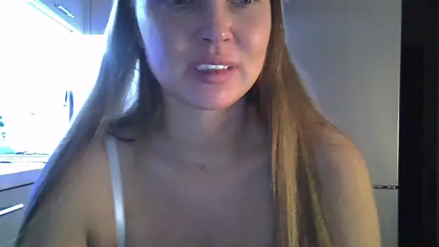 Lucky Anna online show from November 10, 2025, 3:06 pm