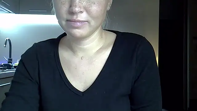 Lucky Anna online show from February 10, 2026, 9:36 pm