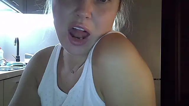 Lucky Anna online show from September 15, 2025, 9:15 pm