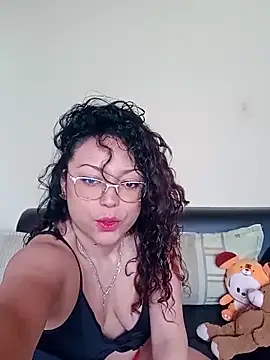 Snapshot of Lunavega1 chatting on February 24, 2026, 5:03 pm Lunavega1 online show from February 24, 2026, 5:03 pm