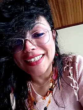 Snapshot of Lunavega1 chatting on December 18, 2025, 8:01 pm Lunavega1 online show from December 18, 2025, 8:01 pm