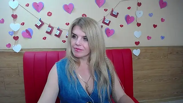 Snapshot of Julya_Barbi chatting on February 10, 2025, 9:04 am Julya Barbi online show from February 10, 2025, 9:04 am