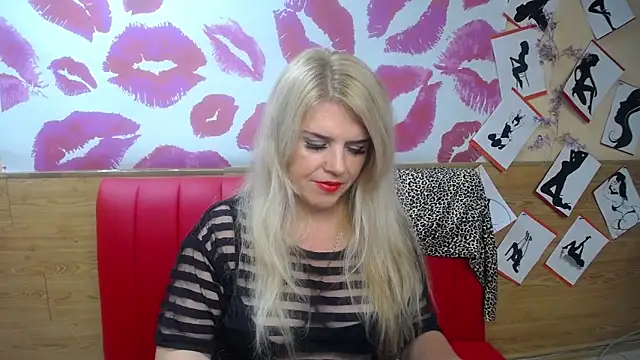Snapshot of Julya_Barbi chatting on September 26, 2025, 5:25 am Julya Barbi online show from September 26, 2025, 5:25 am