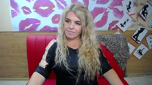 Snapshot of Julya_Barbi chatting on September 9, 2025, 5:17 am Julya Barbi online show from September 9, 2025, 5:17 am